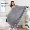 Etiqueta de Tecido Lisa Toalha de Banho, Fleece de Coral, Macia e Absorvente, Ampliada e Espessada, com Acabamento nas Bordas, Adequada para Uso Doméstico e Dormitórios de Estudantes, Atacado