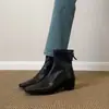Versão em Couro ~ Botas Elásticas Slim com Salto Interno Normcore para Mulheres com Zíper Traseiro Estilo Britânico Bico Quadrado Versáteis para Trabalho Botas Curtas