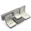 Caja de franela para anillos, colgantes, collares, pulseras, pendientes y anillos.