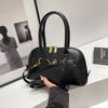 Bolsa de Mão Tendência de Nicho com Concha para Mulheres, Nova Coleção Outono/Inverno 2026 Estilo Vintage com Toque de Luxo, Bolsa Versátil