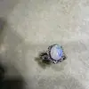 Anillo de ópalo natural, lujo ligero, alta gama, fresco, anillo incrustado de plata 925, femenino, nicho, suministro directo de fábrica
