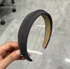 Nueva diadema de ala ancha 2026 para mujer, diseñada para levantar la línea del cabello y mantener el cabello en su lugar mientras te lavas la cara, con un estilo retro adecuado para otoño e invierno, y ofreciendo un aspecto sofisticado