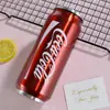 Taza Termo de Lata de Coca-Cola de Aspecto Premium Taza Divertida de Acero Inoxidable 304 Aislamiento Térmico y Frío Taza con Popote para Hombres y Mujeres