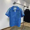 Camisa de Malha Respirável com Recortes de Verão para Homens, Gola V, Design Casual Solto Retro Americano, Gola Reversível Estilosa, Manga Curta Tendência