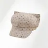 Sombrero ecuestre de gamuza coreano para mujer con colgante de metal, nuevo modelo de otoño e invierno, gorra tipo boina versátil que estiliza el rostro
