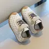 Tênis Forrest Gump para meninas, nova coleção primavera/outono 2026, tênis esportivos infantis, tênis casuais para corrida para meninas pequenas, tênis de bebê com sola macia, tênis de treino alemão