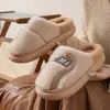 Novos chinelos de algodão estilo 2026 para mulheres, outono e inverno, para casa, antiderrapantes, quentes, simples, sapatos de algodão para casal, chinelos fechados para homens