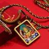 Riqueza Amarela Exquisitamente Trabalhada Deus Rico Fio Mineral Feito à Mão Xizang Thangka Direcional Cinco Caixinha Gawu Nepal Colar com Pingente de Cinco Direções Atacado