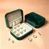 Caja de joyería portátil de stock de fábrica, caja de exhibición de accesorios de gran capacidad con espejo, caja de almacenamiento para aretes de oro, anillos y collares