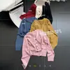 Cardigã de tricô com decote V vazado estilo coreano para mulheres, novo modelo 2026, solto e versátil, com design estiloso, jaqueta fina para o início do outono
