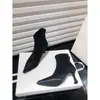 Botas Curtas Europeias e Americanas 2025 Novas Sexy Estampa de Leopardo Bico Fino Camurça Salto Agulha Botas Slim Botas Femininas de Salto Alto Moda