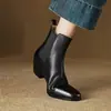 Botas Chelsea Chelsea Chunky Baixas Versáteis de Bico Quadrado, Botas de Cano Curto Simples de Couro Bovino de Primeira Camada com Salto Médio e Elástico nas Laterais