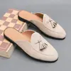 Zapatillas de Verano Baotou Medias Zapatos Pequeños de Cuero Transpirables para Hombre Borla de Moda Slip-on Zapatos Perezosos Estilista de Cabello Sandalias Estilo Coreano