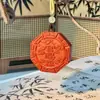 Acessórios de pingente tradicionais feitos à mão da popular marca HeXiang, ornamento para pendurar no carro, amuleto triangular da paz