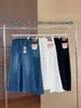 Jeans acampanados de cintura alta, elásticos en cuatro direcciones, corte reductor y un ligero acampanado, perfectos para otoño, diseñados para acentuar las caderas