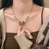 Collar Imitación Perla Irregular Estilo Francés con Colgante de Mariposa, Gargantilla de Temperamento Lujo Ligero, Cadena para Clavícula Estilo Dulce de Nicho