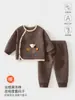 Clase de Bebé un Lado Abierto Conjunto de Dos Piezas para Bebé Otoño Invierno Mono Sin Costuras Conjunto Acolchado para Recién Nacido Ropa para Bebé