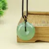Colgante de hebilla de paz de aventurina de color agua natural transparente al por mayor, Colgante de hebilla de paz de jade alternativo de jade Hetian