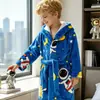 Roupão de Banho com Capuz de Flanela para Meninos, Estampa de Desenho Astronauta Espacial Pijamas Infantis, Fleece de Coral Espessado para Outono e Inverno