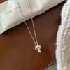 Colar com Pingente de Cogumelo Tridimensional Escovado Pequeno e Requintado para Mulheres, Corrente de Pescoço Moda Versátil Simples Elegante para o Trabalho Corrente da Clavícula