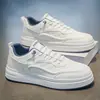 Nueva colección de primavera y otoño para hombre: zapatillas casuales slip-on, versátiles zapatillas deportivas blancas de suela gruesa que aumentan la altura