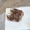 Sandalias de Verano 2026 para Niñas con Estampado de Leopardo, Punta Cerrada, Suela Suave, Transpirables, Zapatos de Playa para Niños, Versátiles y de Moda, Zapatos de Princesa