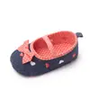 Zapatos de bebé 0-1 años Princesa suela blanda lazo femenino zapatos de bebé bordados corazón zapatos para niños pequeños al por mayor BH2329
