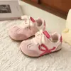 Zapatillas retro estilo coreano para niños, colección primavera/verano 2026, unisex, suela suave, transpirables, versátiles, zapatillas de moda con velcro
