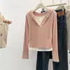 Camiseta de manga larga con capucha de dos piezas falsas cosidas para mujer, nueva camiseta básica ajustada de principios de primavera 2026