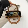 Moda Primaveral 2026 Bolso Cruzado de Hombro Único Elegante con Retazos Gran Capacidad para Viajes Diarios Bolso de Mano con Cierre de Candado