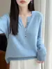 Suéter de lã 100% para primavera e outono, com meio botão e decote V para mulheres, com design de botões requintado, caimento justo e base de tricô afinar