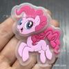 En Stock Accesorios de Ropa Infantil Color Caramelo Dibujos Animados My Little Pony Etiquetas de Plástico Luminosas Parches Impermeables de Goma