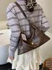 Bolso de Axila de Estilo Retro de Gama Alta para Mujer 2025 Otoño Nuevo Bolso de Hombro Cruzado de Moda Bolso Tote para Viajar