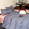 Juego de Cuatro Piezas de Franela de Algodón de Fibra Larga de Alta Gama Rosa Juvenil Estilo Fresco Funda Nórdica Dibujos Animados Lindos Cuatro Estaciones