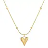 Popular Joyería Transfronteriza Collar de Corazón de Acero Inoxidable para Mujer, Cadena para Clavícula de Diseño de Nicho de Lujo Ligero con Accesorios de Oro de 18K