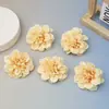 Flor de dalia accesorios hechos a mano materiales de decoración DIY accesorios para ropa de fiesta de noche tela de bio-seda flores artificiales de estilo europeo