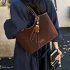 Bolsa de Mão Grande Capacidade Casual Super Popular Versátil Bolsa de Ombro Feminina para o Dia a Dia Tote Camurça Moda Outono 2026