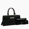 Bolso Cruzado de un Solo Hombro para Mujer 2023 Nuevo Urbano Simple Patrón de Cocodrilo Moda Set de Tres Piezas Bolso de Hombro de PU Bolso para Suegra Venta al por Mayor