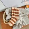 Meias de algodão cano médio listradas flocado outono e inverno, cor de contraste Maillard, meias femininas versáteis casuais com combinação de cores, meias retrô de nicho