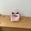 Bolsa Saco Casual Nova de Primavera 2026 Transfronteiriça com Toque de Luxo, Bolsa de Ombro Versátil, Bolsa Transversal de Moda de Nicho