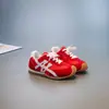 Tênis Esportivo Infantil 2025 Verão Novos Sapatos da Moda Crianças Grandes Tênis de Corrida Retrô Meninos e Meninas Sapatos Casuais de Estudante