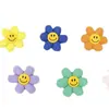 Broche de girasol sonriente estilo pastoral nuevo de verano al por mayor colgante lindo para bolso de niñas accesorios de ropa