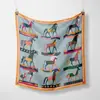 53cm Nuevo Modelo Doce Caballos de Guerra para Mujer Versátil Seda de Sarga Decorativo Profesional Cuadrado Pequeño Bufanda para Cuello Bufanda Pequeña