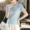 Estilo nuevo de verano algodón puro cuello camisero casual manga corta tejido calado moda torsión delgado corte ajustado camiseta top para mujer