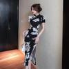 Vestido cheongsam modificado con estampado de moda nacional vintage 2024, abertura alta, cintura arrugada y caderas para uso diario, largo medio
