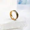 Moda Transfronteriza Estilo Lujo Ligero Europeo y Americano Anillo de Acero de Titanio para Mujer Anillo de Pareja Personalizado de Gama Alta que No Se Desvanece Venta Directa de Fábrica