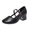 Zapatos de moda de comercio exterior transfronterizos con punta redonda, perforados, huecos y de tacón medio, sandalias de tacón alto de comercio exterior para mujer, zapatos huecos con bloques de color para primavera y verano