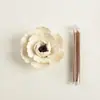 Soporte de Incienso de Cerámica Hecho a Mano, Soporte de Incienso de Peonía Estilo Zen en Cerámica Rústica Blanca, Adorno Decorativo de Escritorio con Fragancia de Aromaterapia