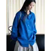 La nueva colección de otoño de Loufu presenta una vibra de "old money" estilo japonés, con una camisa de lino de corte holgado, abotonada y con cuello que irradia una atmósfera sencilla y elegante para mujer.