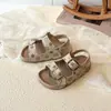 Sandálias Birkenstock Infantis 2026 Verão Novas Sandálias Casuais Estampadas Retrô Sandálias de Praia Antiderrapantes com Solado Macio para Meninos e Meninas